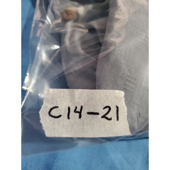 Tommy Bahama Sz M Shirt Men’s Gray 100% Silk Button Down Beach Casual C14-21 - Picture 7 of 7